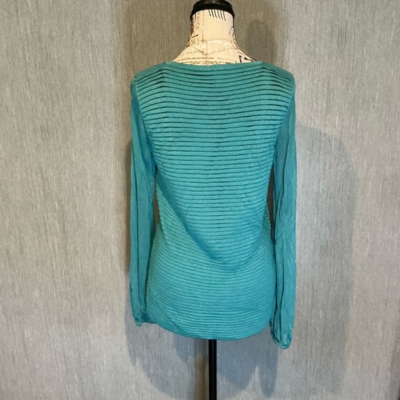 Escada Green Cardigan V-Neck Sweater Italian Size 36- In US Size Small/6 - Picture 6 of 11